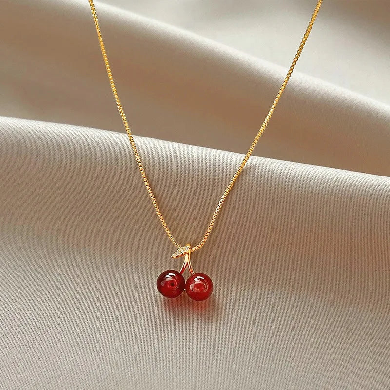 All Necklaces & Brooches