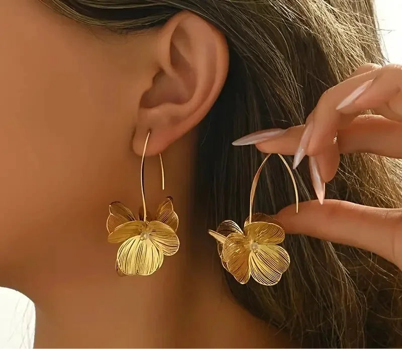 Golden Double-Layer Hollow Flower Hoop Earring for Women Vintage Earrings Ideal for Daily Wear Jewelry Accessories