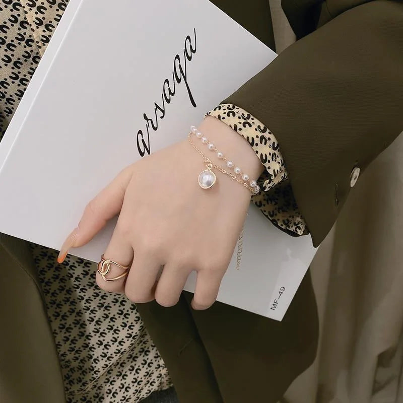 Elegant Baroque Pearl String Bracelet For Woman Luxury Zircon Bee Pendant Bracelet Fashion Girl's Sweet Jewelry