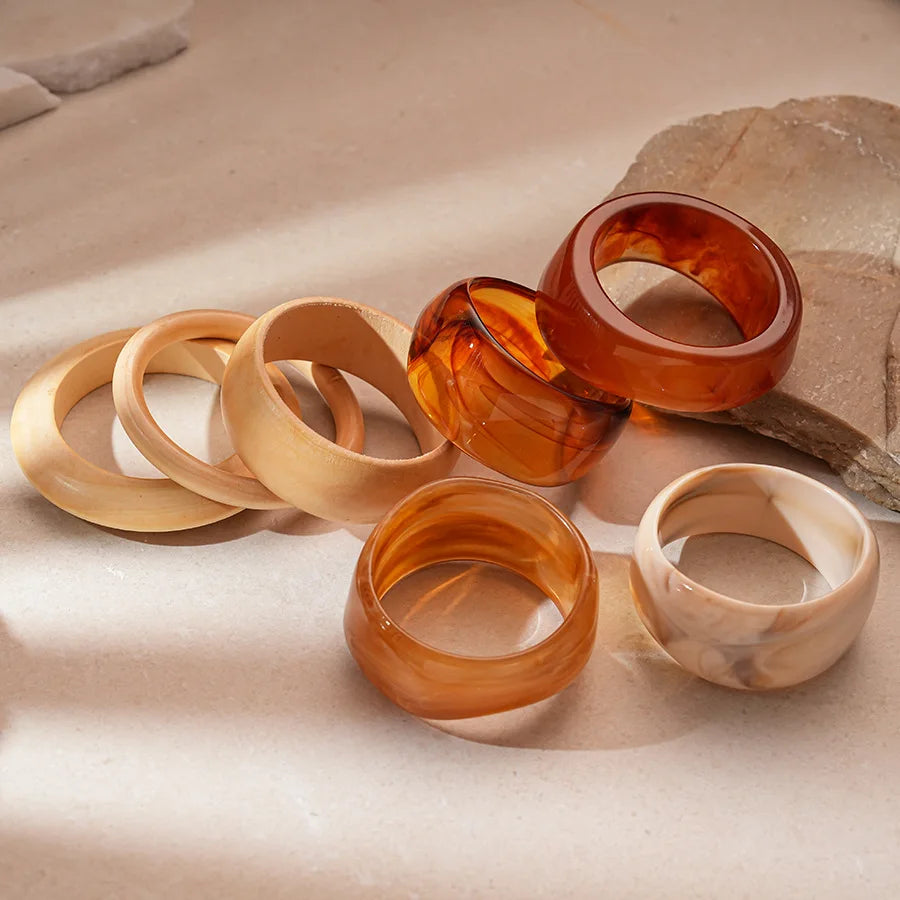 Exaggerated Brown Resin Acrylic Bangles for Women Simple Fashion Thick Geometric Wood Bracelet Vintage Hand Jewelry Couple Gifts