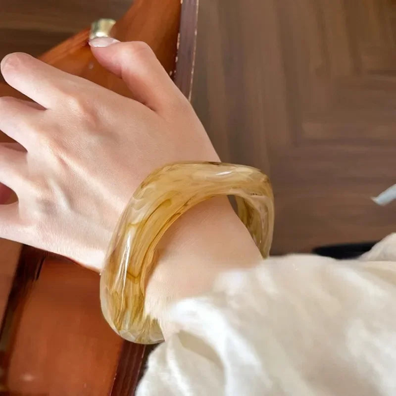 New Fashion Irregular Acrylic Acetate Bracelets for Women Vintage Hyperbole Jewelry Bangles Sweet Elegant Pulseras Mujer