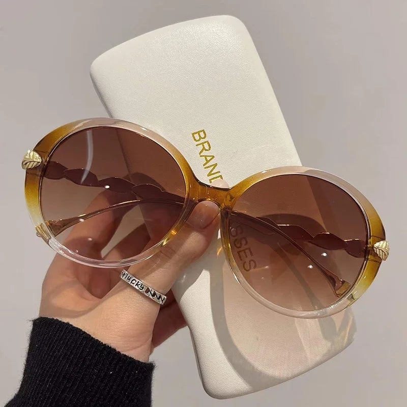 New Vintage Round Frame Sunglasses Gradient Color Trendy Fashion Women Eyewear Brand Designer Shades for Ladies Gafas De Sol