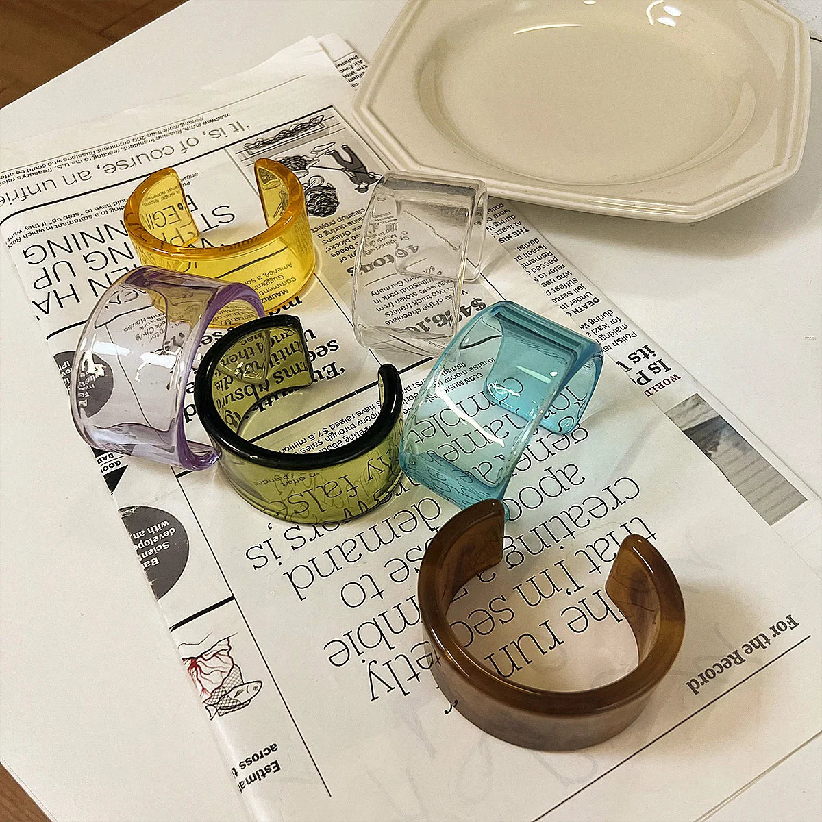 New Transparent Acrylic Resin Open Bangle Bracelet for Women Geometric Retro Wide Bracelet for Girls Hand Jewelry