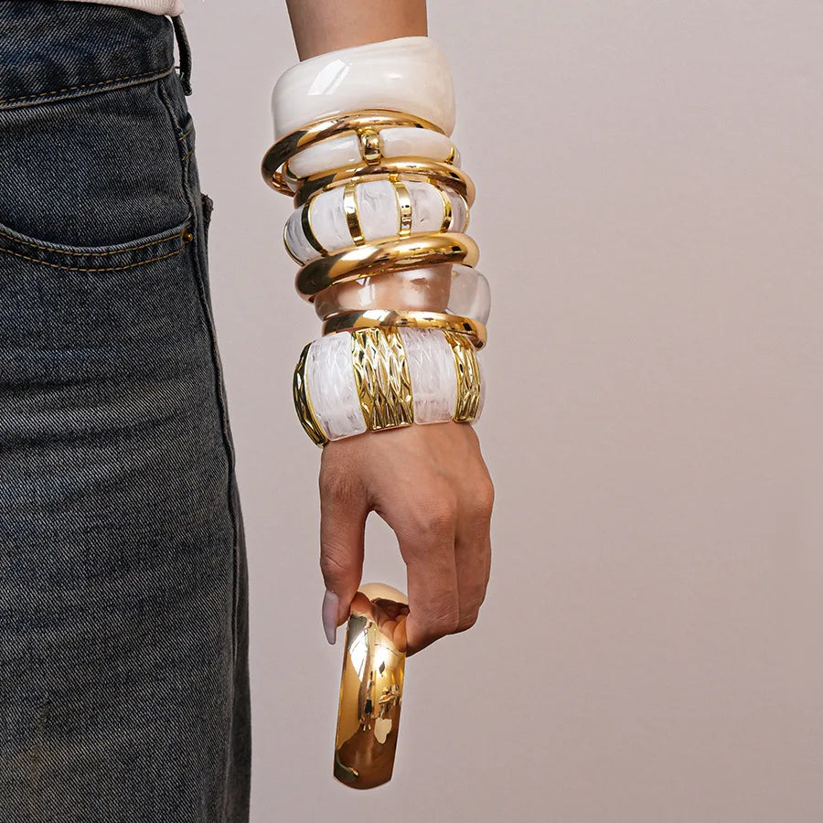 White Transparent Resin Bracelet Bangles for Women Irregular Geometric Round Wide Stacking Bracelets Hand Jewelry New In