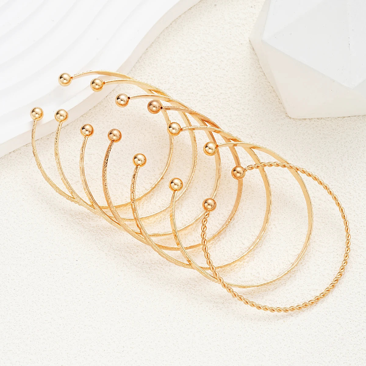 7 Pcs/Set Gold Color Bracelets for Women Streetwear Goth Heart Prints Metal Design Open Bangle Fashion Jewelry Gifts