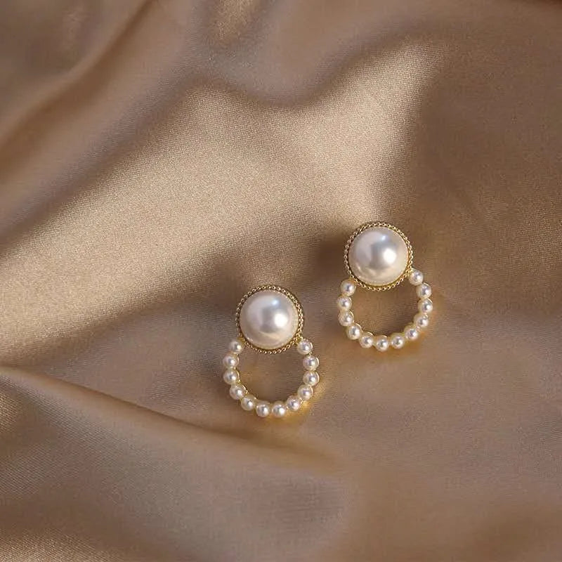 Simple Plain Gold Color Metal Pearl Hoop Earrings Fashion Big Circle Hoops Statement Earrings for Women Party Jewelry