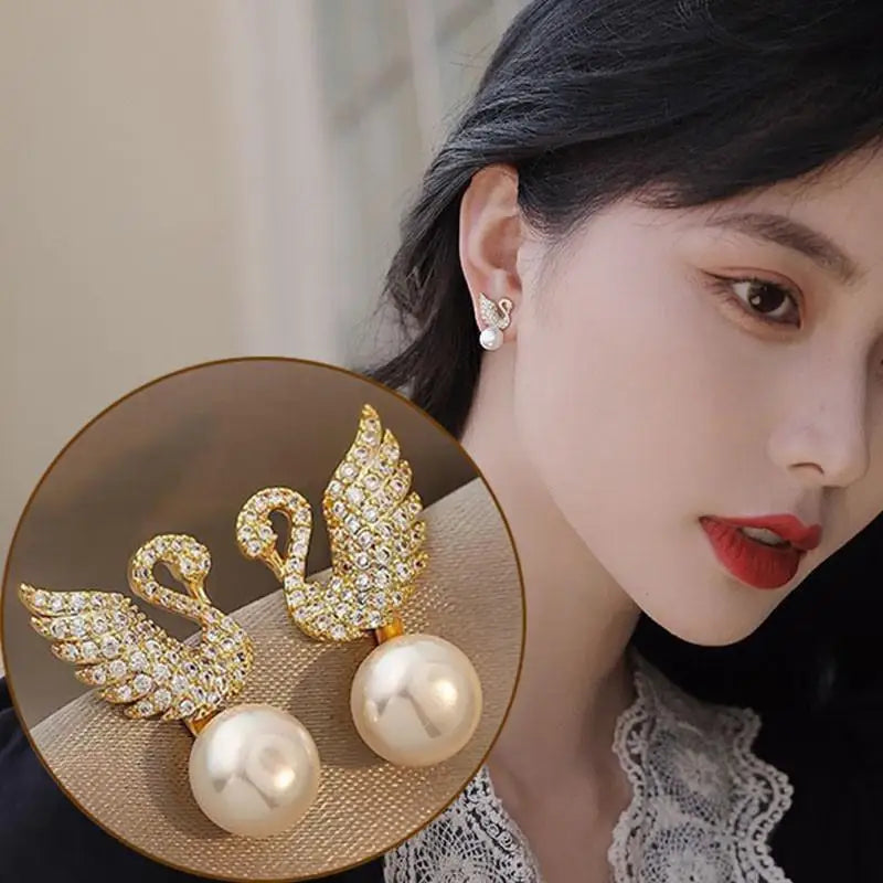 Silver Needle Vintage Green Crystal Butterfly Drop Earrings For Women Jewelry 2025 Trending Luxury Zircon Women's Earrings