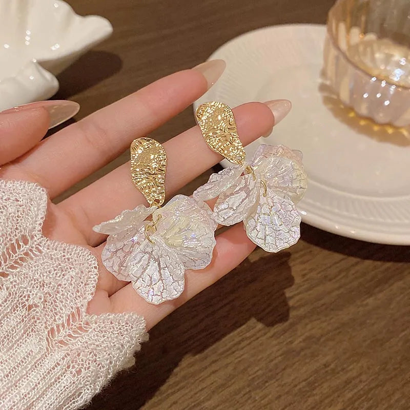 Shell Flower Pearl Stud Earrings Korea Elegant Temperament White Color Petal Earrings for Women Wedding Party Jewelry Gifts