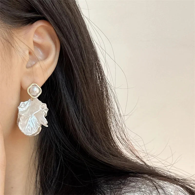 Shell Flower Pearl Stud Earrings Korea Elegant Temperament White Color Petal Earrings for Women Wedding Party Jewelry Gifts