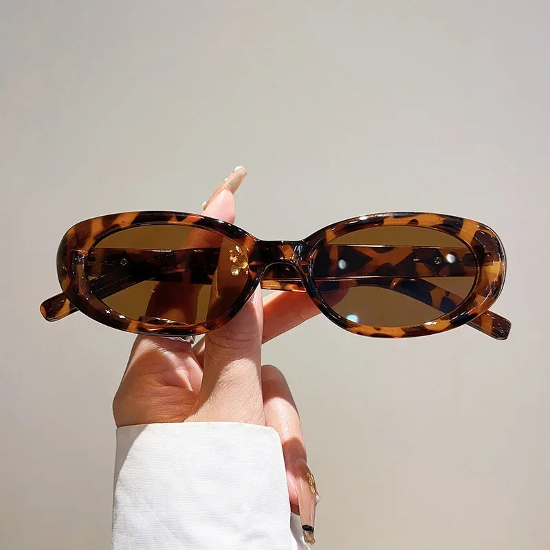 Vintage Brand Designer Oval Sunglasses Women Luxury Fashion Sun Glasses For Men Trendy Punk Luxury Rivet Star Cool Shades UV400