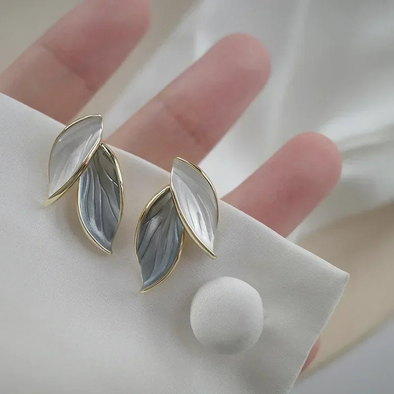 New Arrival Metal Trendy Fresh Lovely Sweet Grey Leaf Stud Earrings for Women Fashion Jewelry Gifts