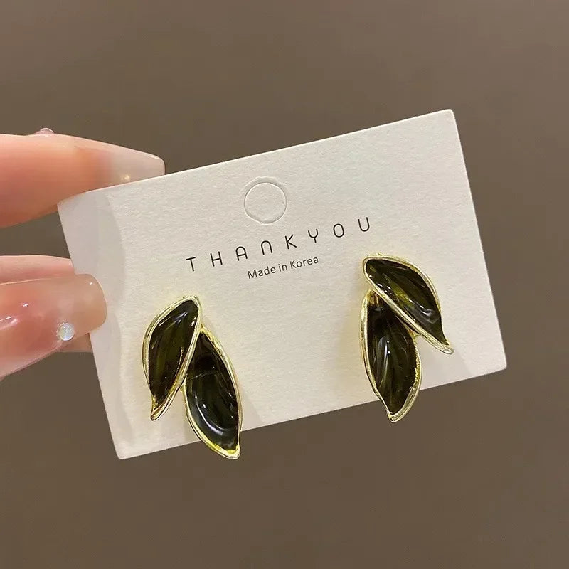 New Arrival Metal Trendy Fresh Lovely Sweet Grey Leaf Stud Earrings for Women Fashion Jewelry Gifts