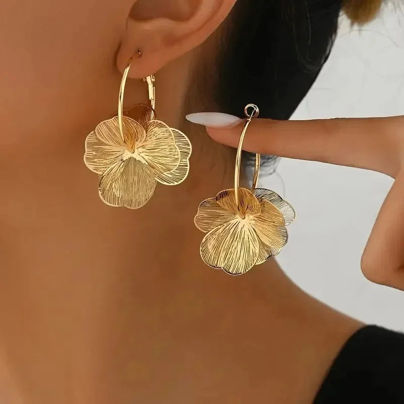 Golden Double-Layer Hollow Flower Hoop Earring for Women Vintage Earrings Ideal for Daily Wear Jewelry Accessories
