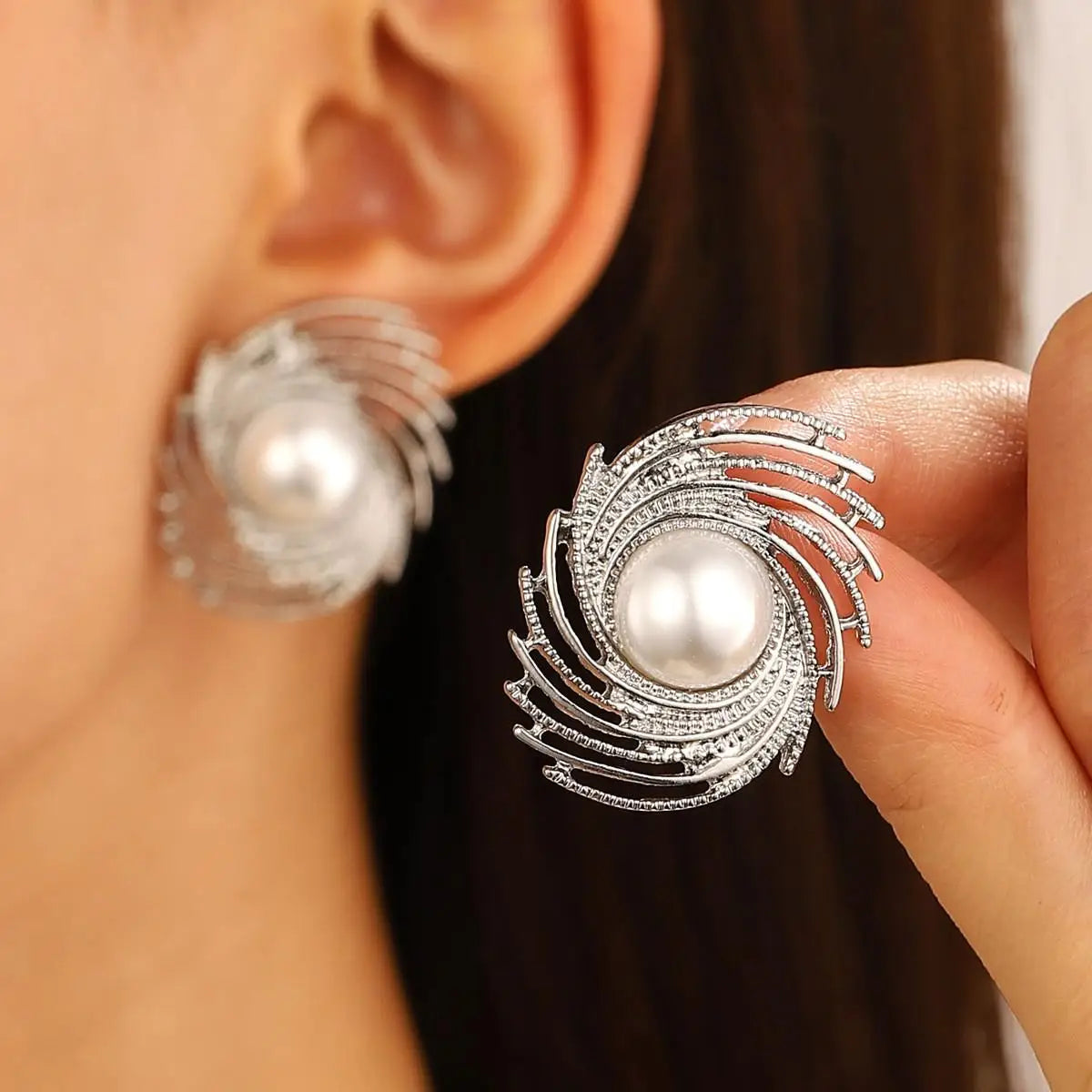 Stainless Steel Pleated Geometric Earrings For Women Jewelry Trending Vintage Women's Smooth Gold Color Stud Earrings