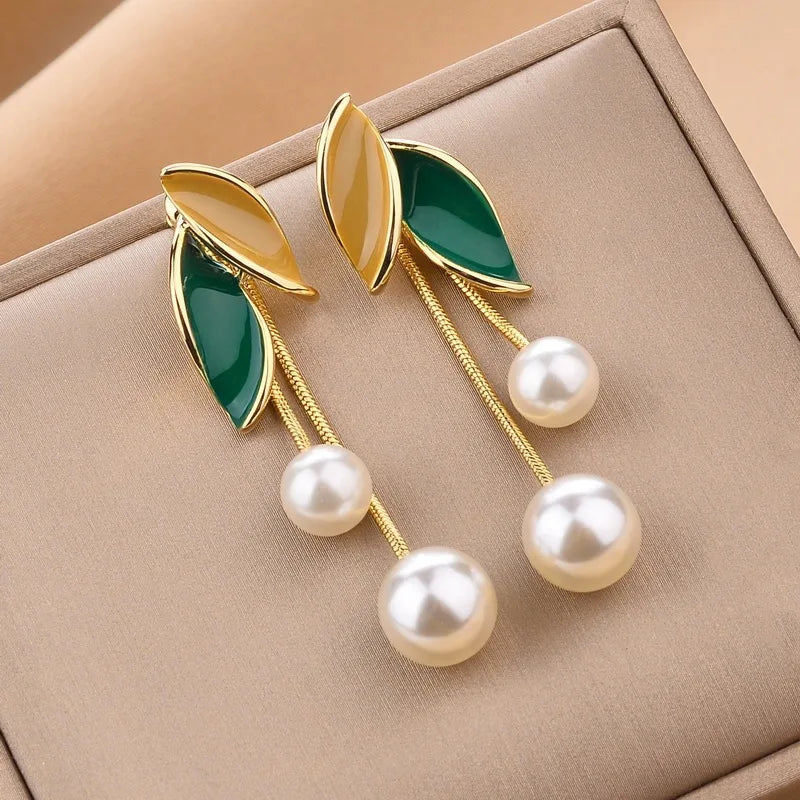 New Arrival Metal Trendy Fresh Lovely Sweet Grey Leaf Stud Earrings for Women Fashion Jewelry Gifts