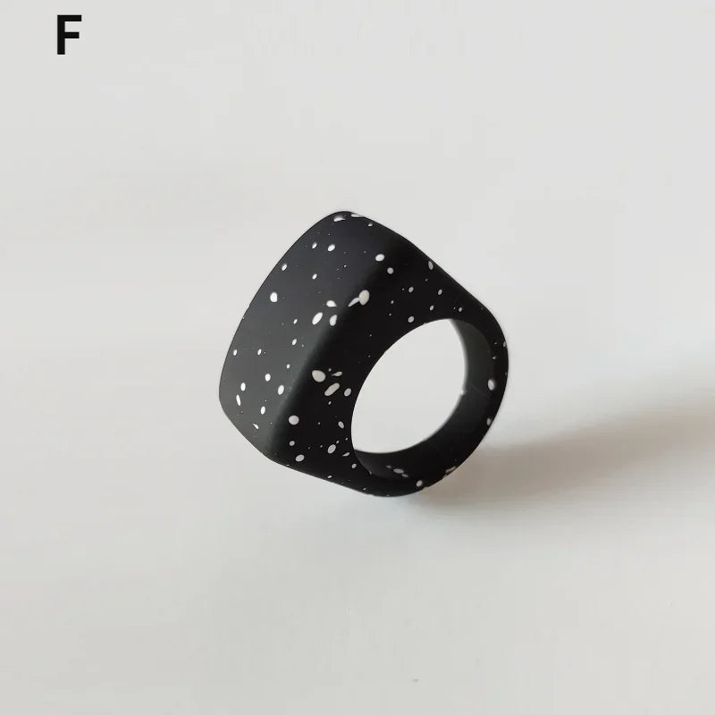 Fashion Creative Resin Acrylic Ring Vintage Simple Geometric Square Finger Rings for Women Jewelry