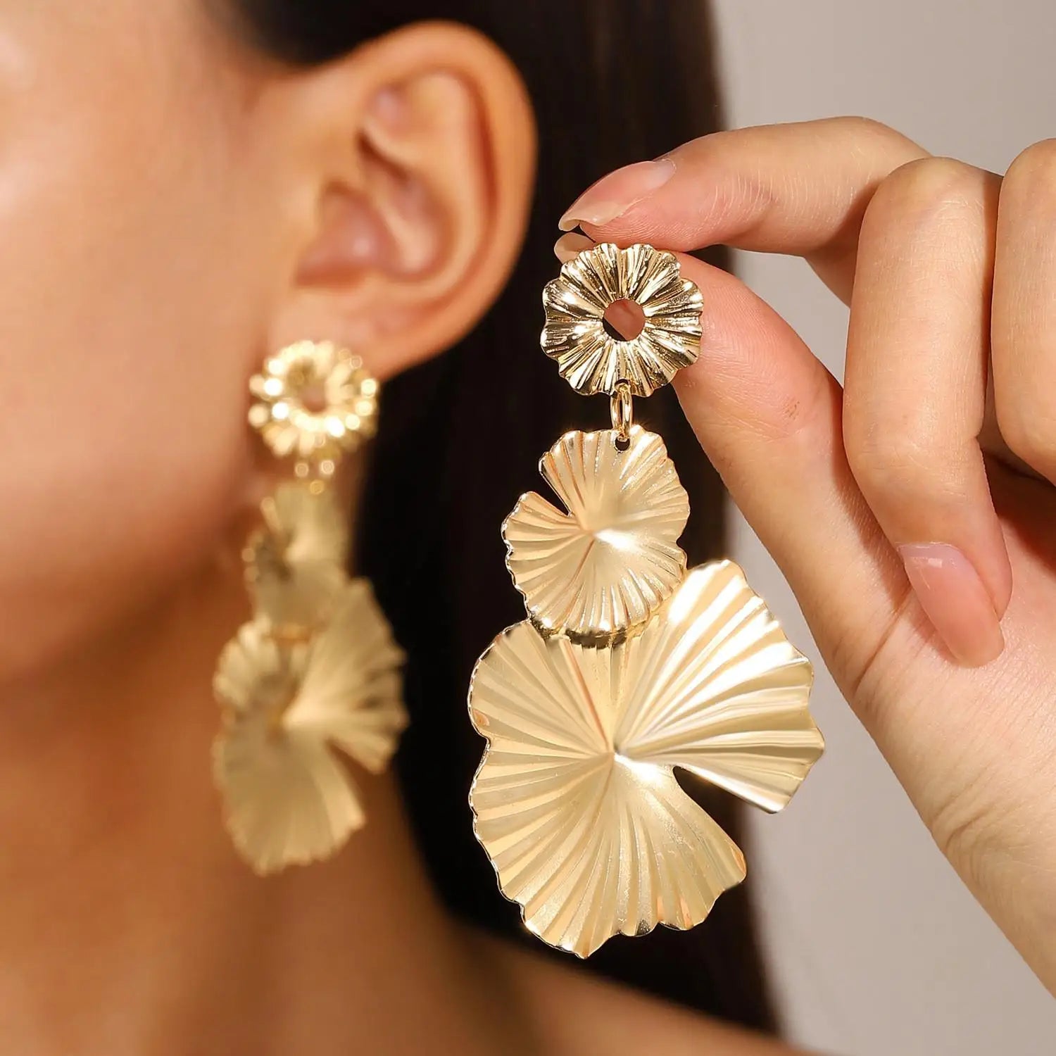 Stainless Steel Pleated Geometric Earrings For Women Jewelry Trending Vintage Women's Smooth Gold Color Stud Earrings