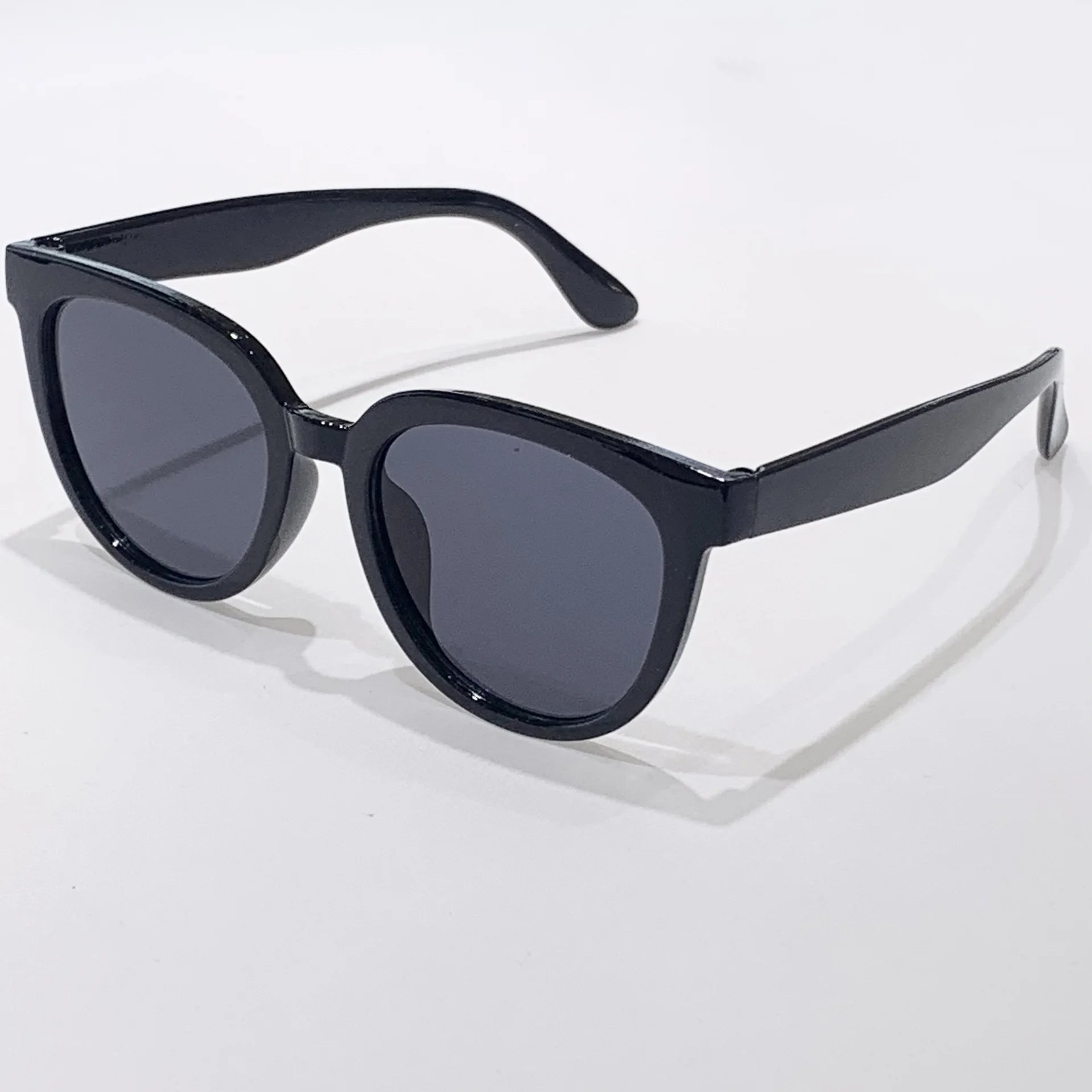 New Fashion Sunglasses Elegant Large Frame Sunglasses Retro Style Glasses Men and Women Alike Sun Glasses UV400 Shades