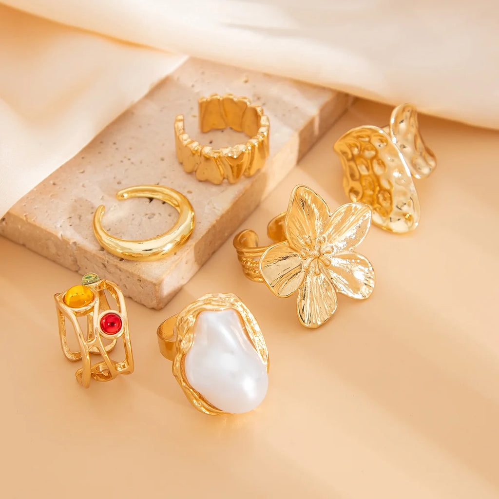 6Pcs Punk Exaggerated Metal Finger Rings Set for Women Men Vintage Flower Pearl Crystal Europe America Open Rings Luxury Jewelry