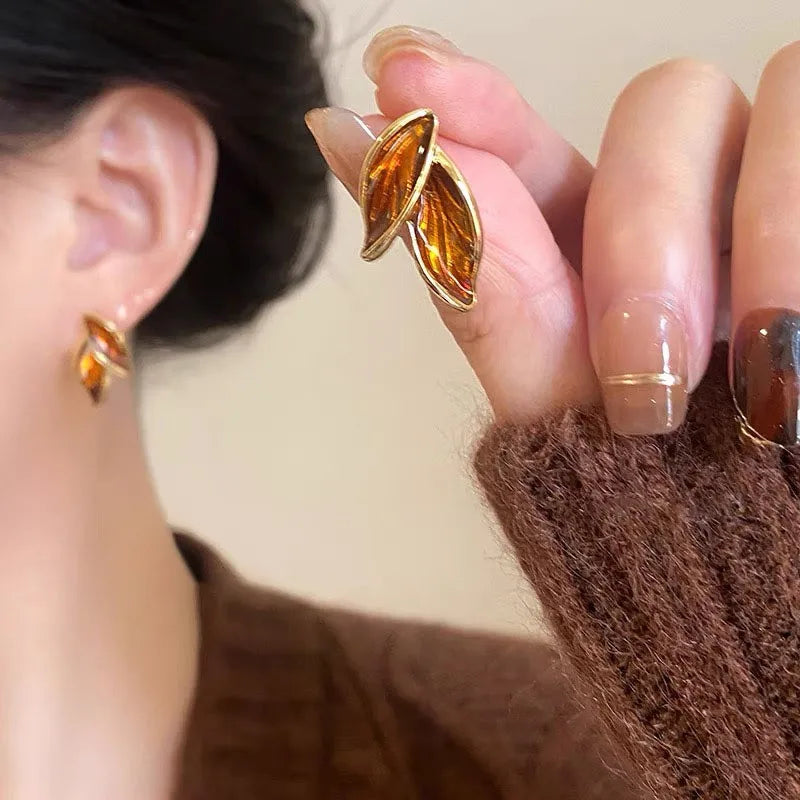 New Arrival Metal Trendy Fresh Lovely Sweet Grey Leaf Stud Earrings for Women Fashion Jewelry Gifts