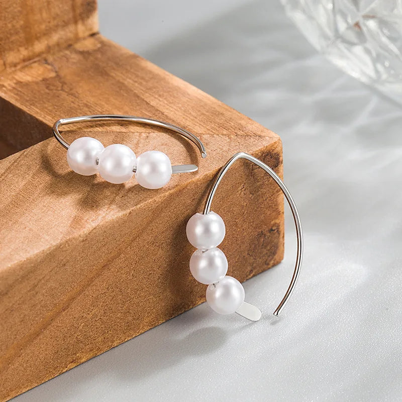 Fashion Delicate Small Pearl Earrings for Women Fashionable Simple High-quality Ear Hoops Unique Design Jewellery