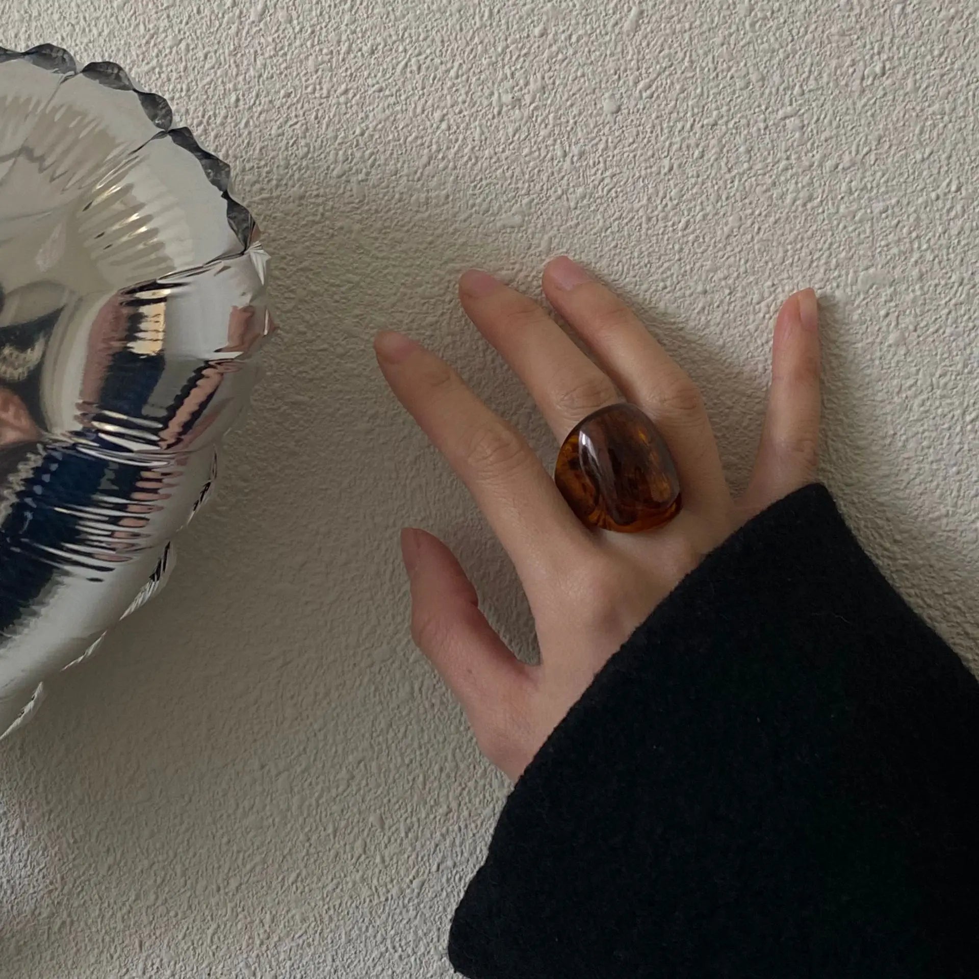 New Vintage Trendy Large Finger Rings for Women Exaggerated Amber Color Resin Temperament Geometric Finger Ring Jewelry