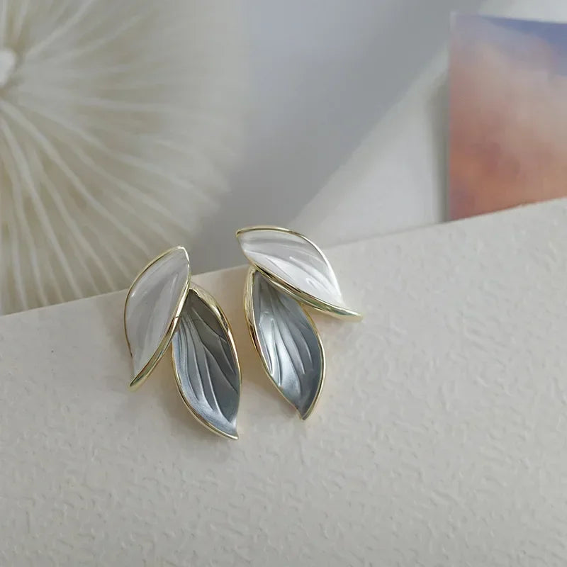 New Arrival Metal Trendy Fresh Lovely Sweet Grey Leaf Stud Earrings for Women Fashion Jewelry Gifts