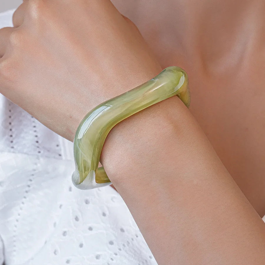 Fashionable Green Resin Acrylic Smudging Bangle for Women Exaggerated Irregular Geometric Wide Chunky Bracelets Bangles Jewelry