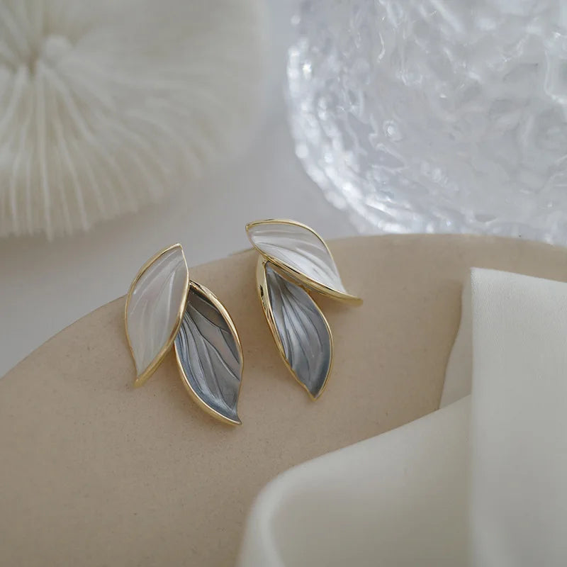 New Arrival Metal Trendy Fresh Lovely Sweet Grey Leaf Stud Earrings for Women Fashion Jewelry Gifts