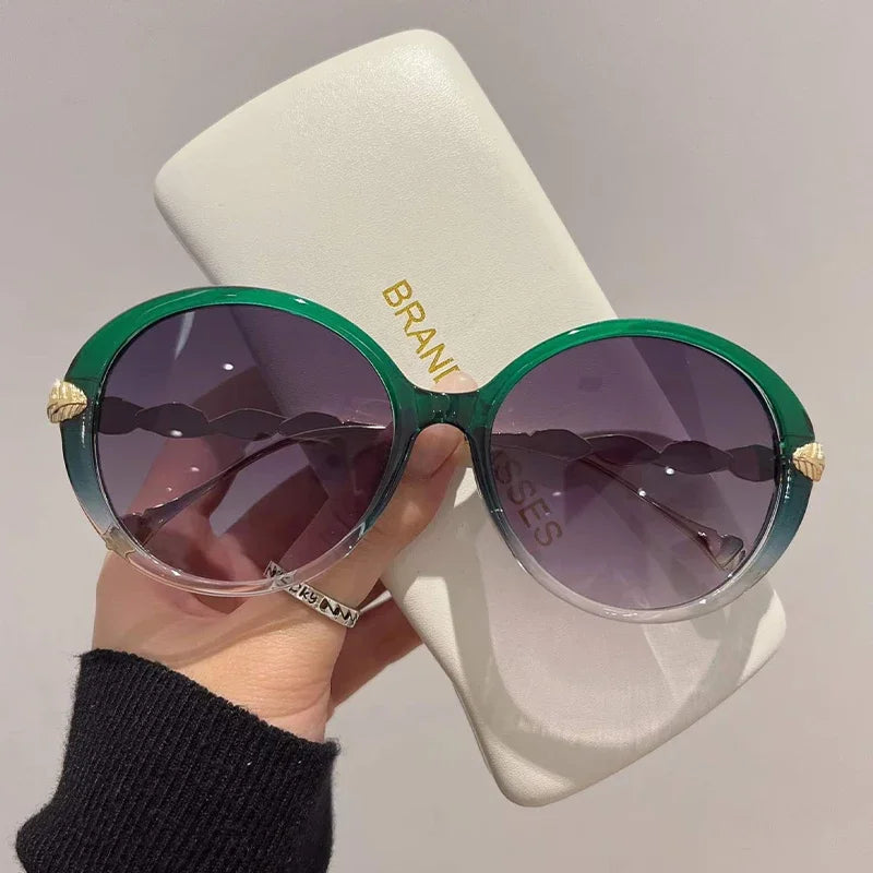 New Vintage Round Frame Sunglasses Gradient Color Trendy Fashion Women Eyewear Brand Designer Shades for Ladies Gafas De Sol