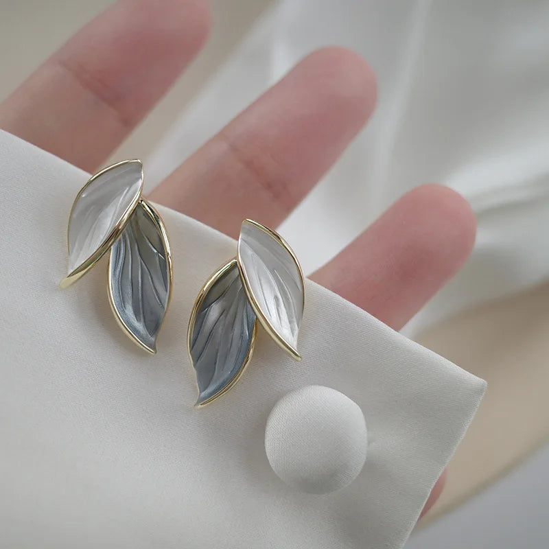 New Arrival Metal Trendy Fresh Lovely Sweet Grey Leaf Stud Earrings for Women Fashion Jewelry Gifts