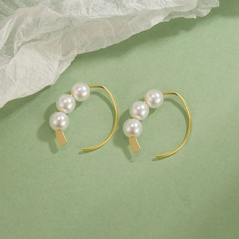 Fashion Delicate Small Pearl Earrings for Women Fashionable Simple High-quality Ear Hoops Unique Design Jewellery