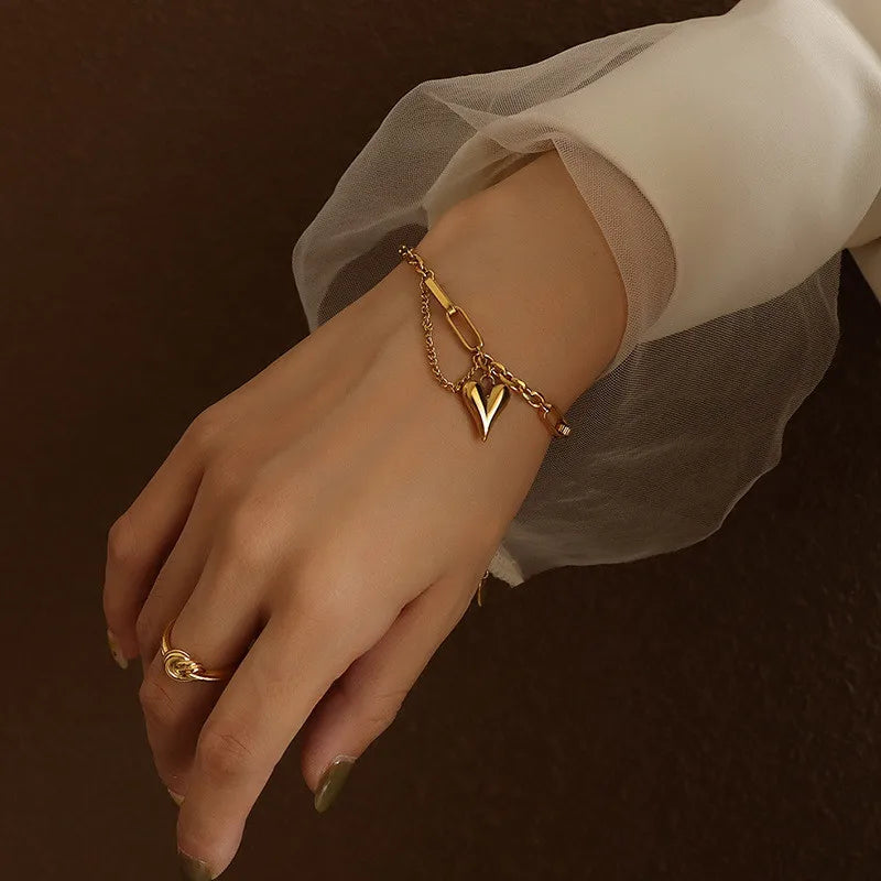 Elegant Baroque Pearl String Bracelet For Woman Luxury Zircon Bee Pendant Bracelet Fashion Girl's Sweet Jewelry