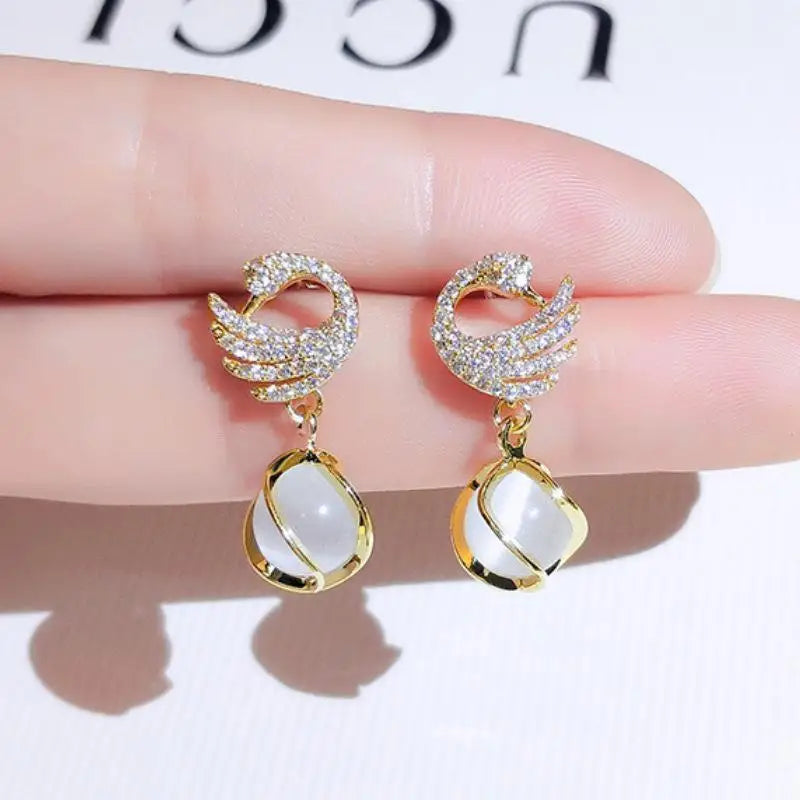 Silver Needle Vintage Green Crystal Butterfly Drop Earrings For Women Jewelry 2025 Trending Luxury Zircon Women's Earrings