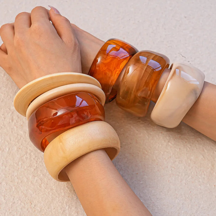 Exaggerated Brown Resin Acrylic Bangles for Women Simple Fashion Thick Geometric Wood Bracelet Vintage Hand Jewelry Couple Gifts