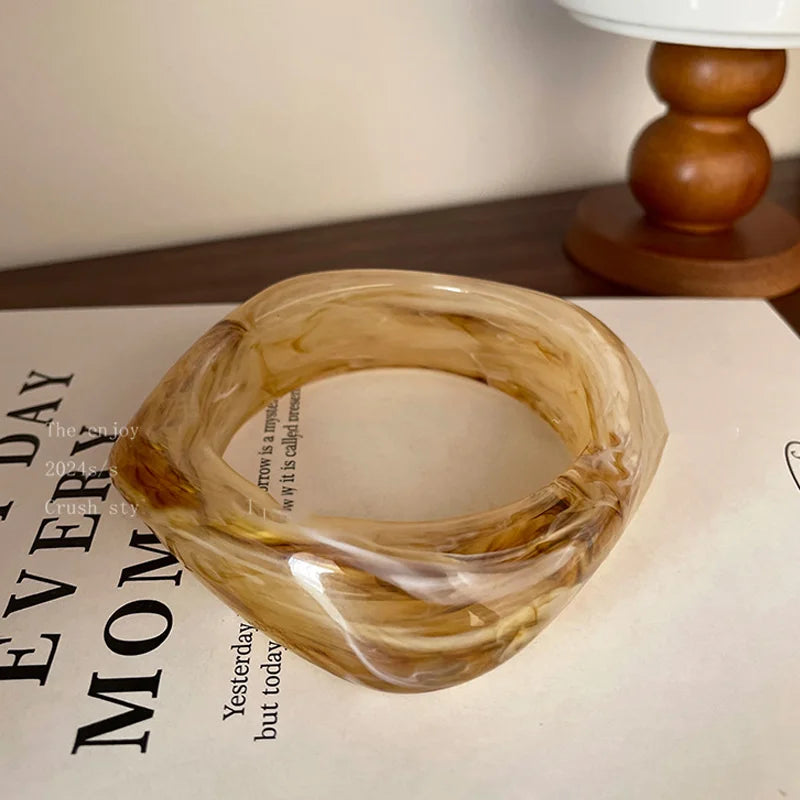 New Fashion Irregular Acrylic Acetate Bracelets for Women Vintage Hyperbole Jewelry Bangles Sweet Elegant Pulseras Mujer