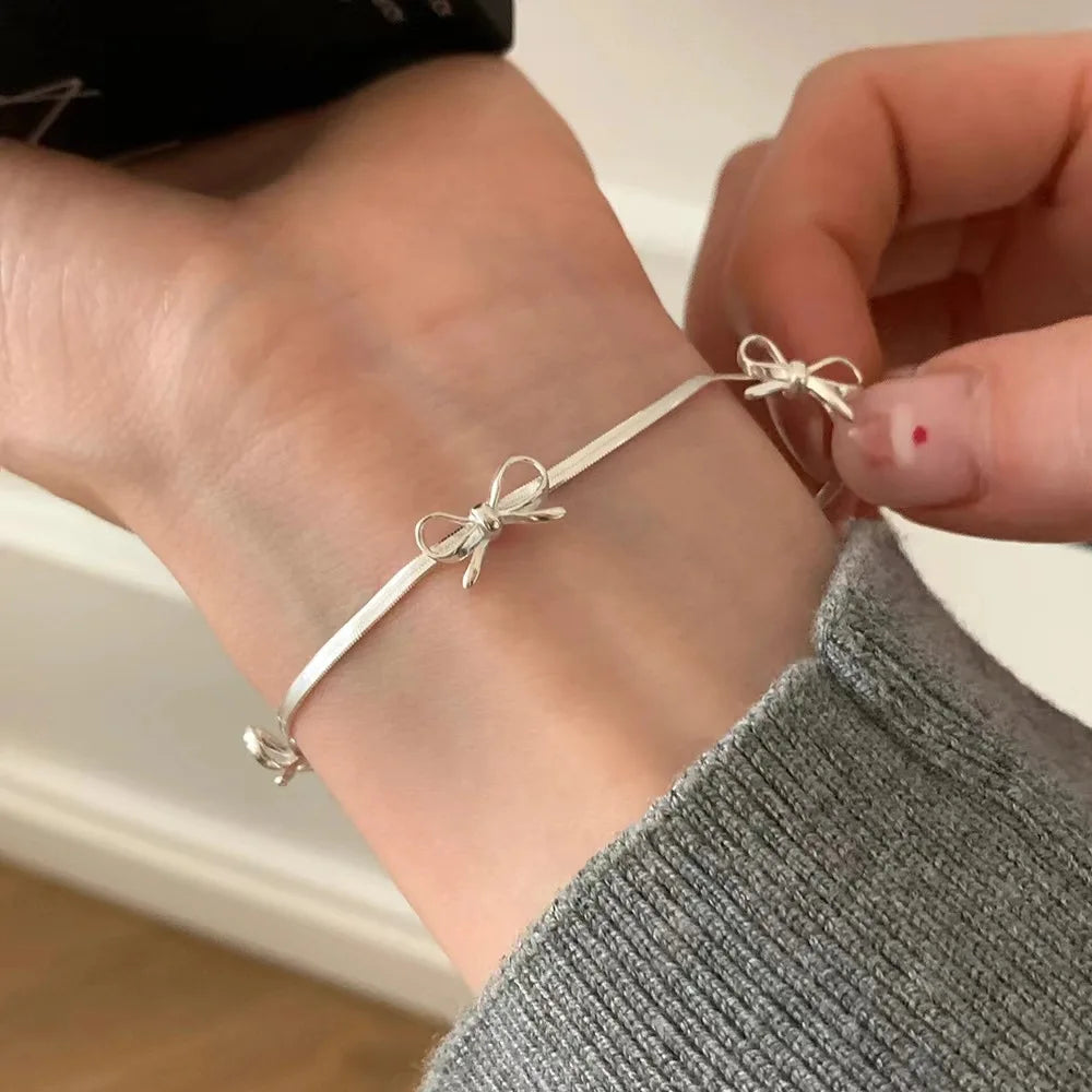 Fashion Sweet Bow Bracelets for Women Girls Sparkling Delicate Ribbon Bowknot Snake Bones Chain Bracelet Party Jewelry Gifts