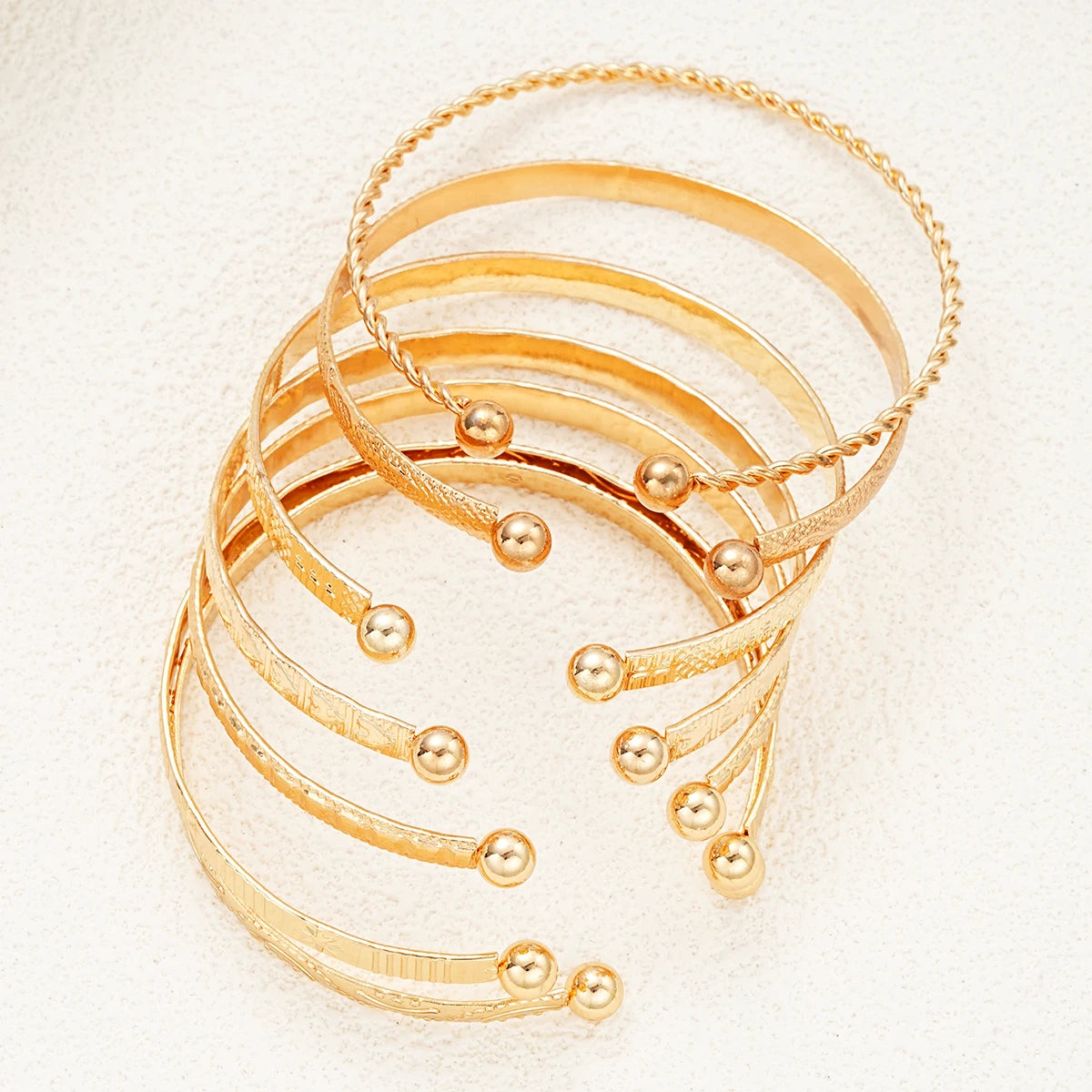 7 Pcs/Set Gold Color Bracelets for Women Streetwear Goth Heart Prints Metal Design Open Bangle Fashion Jewelry Gifts