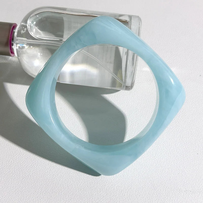 New Trend Acrylic Irregular Geometric Exaggerated Chunky Bangles for Women Resin Colorful Statement Bracelet Jewelry Gifts