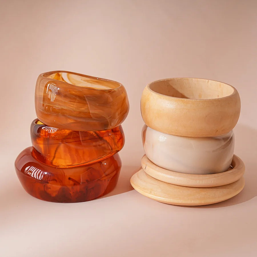 Exaggerated Brown Resin Acrylic Bangles for Women Simple Fashion Thick Geometric Wood Bracelet Vintage Hand Jewelry Couple Gifts