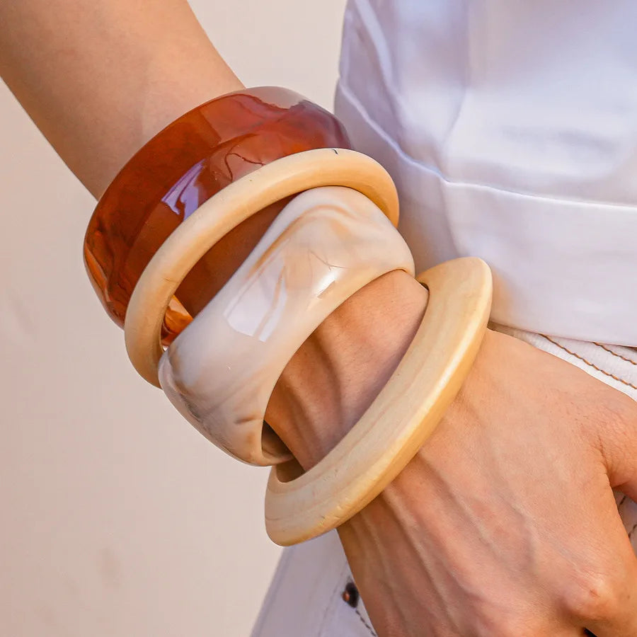 Exaggerated Brown Resin Acrylic Bangles for Women Simple Fashion Thick Geometric Wood Bracelet Vintage Hand Jewelry Couple Gifts