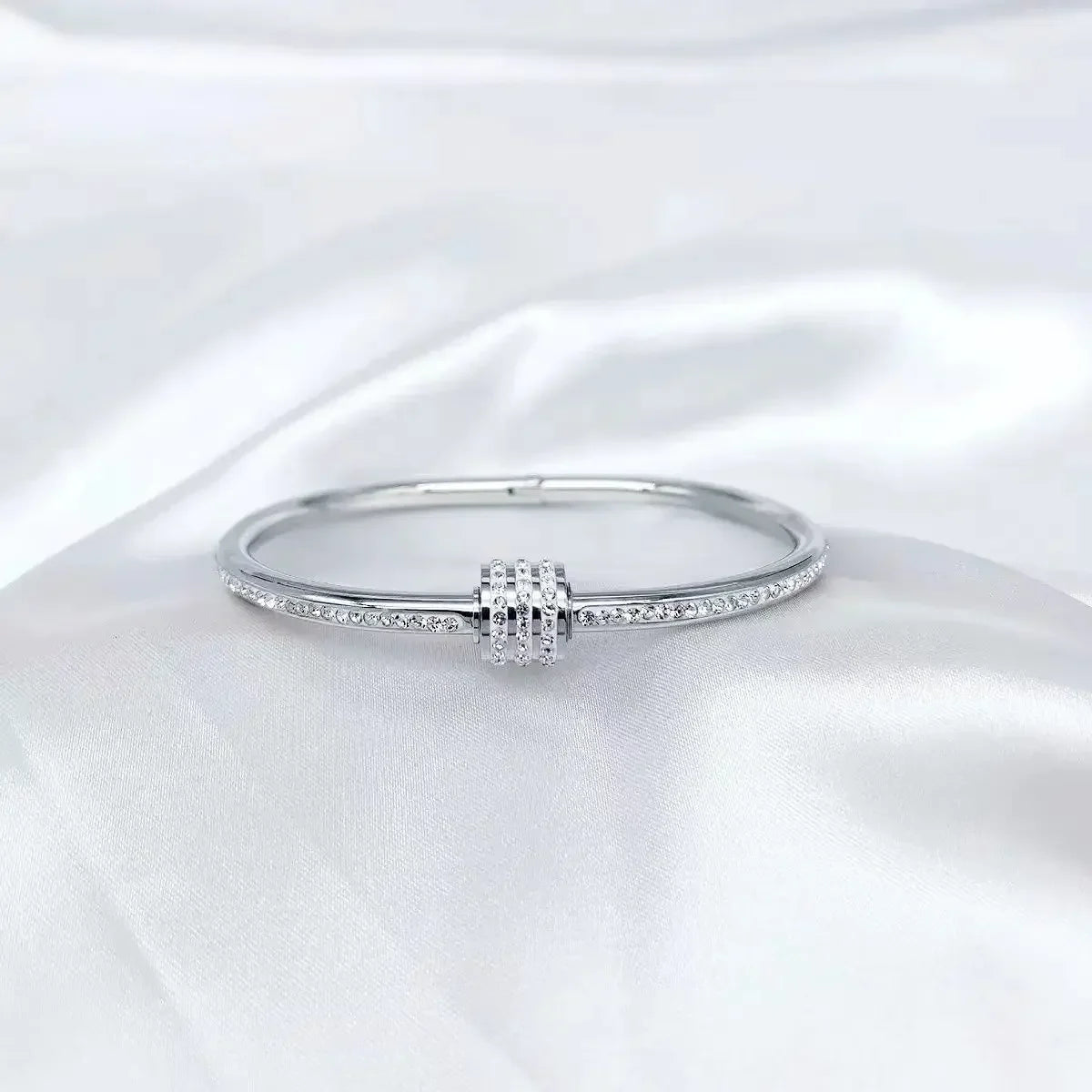 Titanium Steel Stainless Steel Bangles Inlaid Zircon Gold Plated Bracelet Classic Simple Style Bangles for Women Daily Jewelry