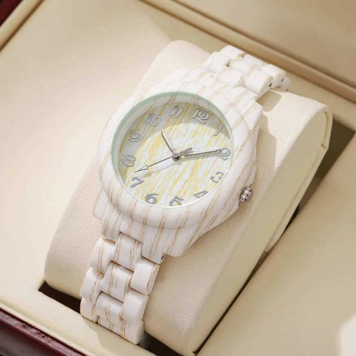 Fashion Women Watches Casual Wooden Pattern Plastic Band Quartz Watch Relogios Feminino（Without Box）